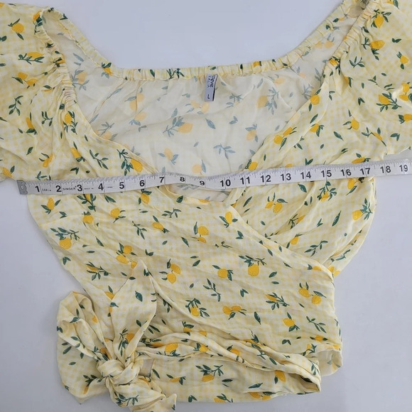 BOUND BY BOND-EYE Wild & Free Wrap Bikini Top lemons size large - Picture 9 of 10